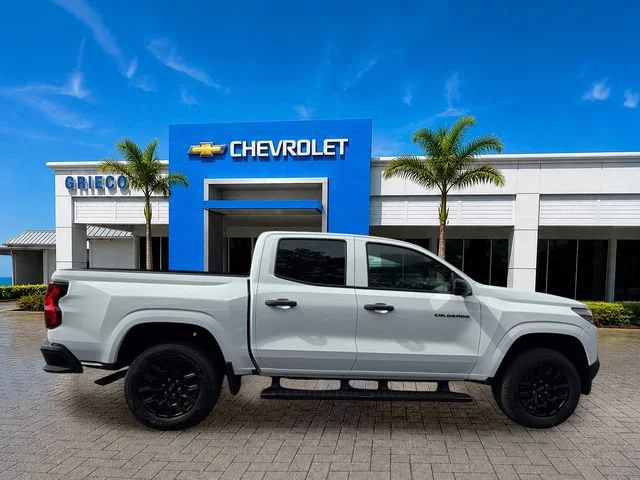New 2026 Summit White Chevrolet WT image 8