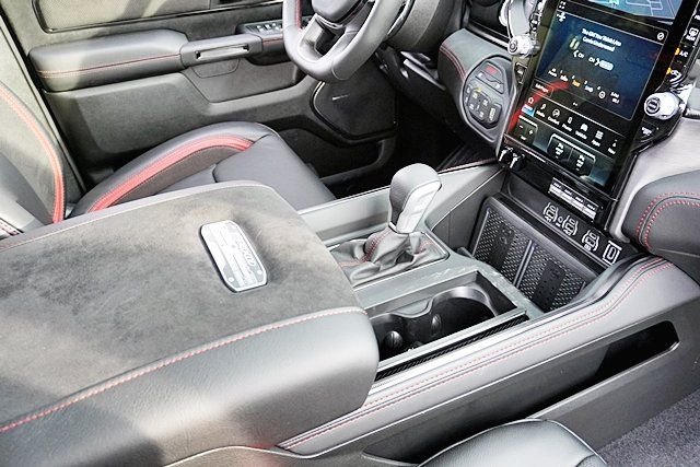 New 2026 Diamond Black Crystal Pearl-Coat Exterior Paint RAM RHO image 14