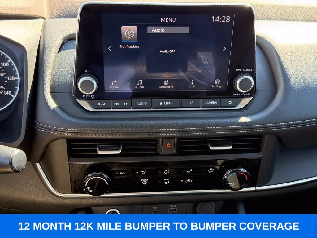 Used 2023 Glacier White Nissan S image 7