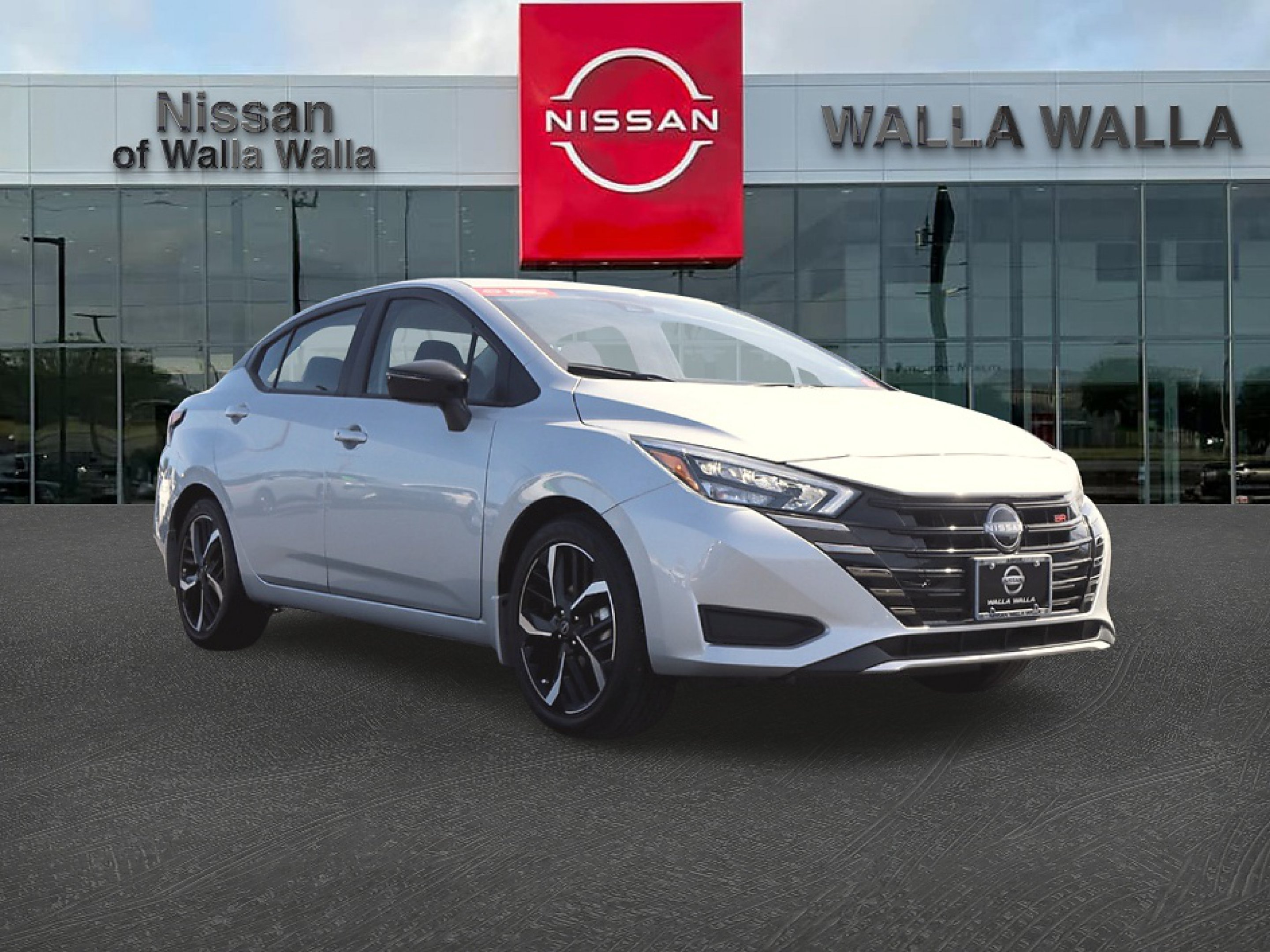 2025 Nissan Versa 1.6 SR CVT's photo