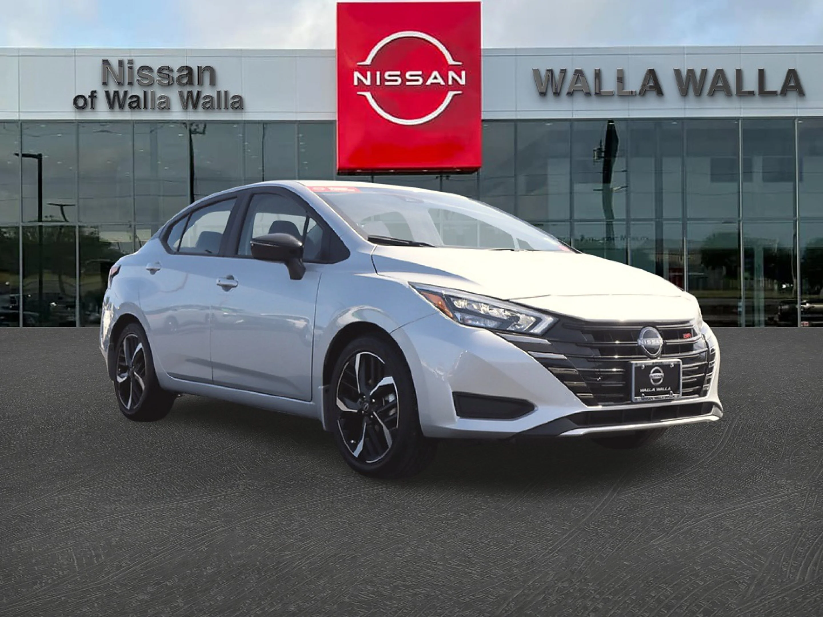 2025 Nissan Versa 1.6 SR CVT's photo