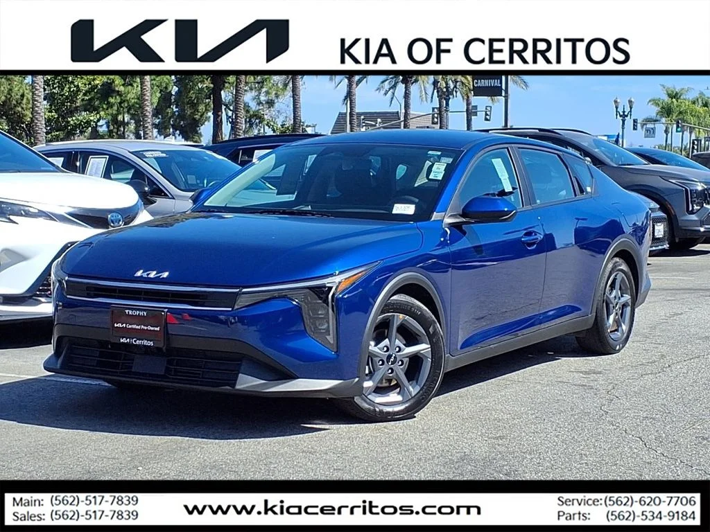 Certified Used 2025 Blue Kia LXS image 1