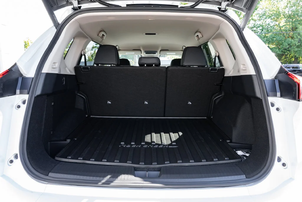 New 2026 Everest White Pearl TriCoat Nissan Rock Creek® image 8