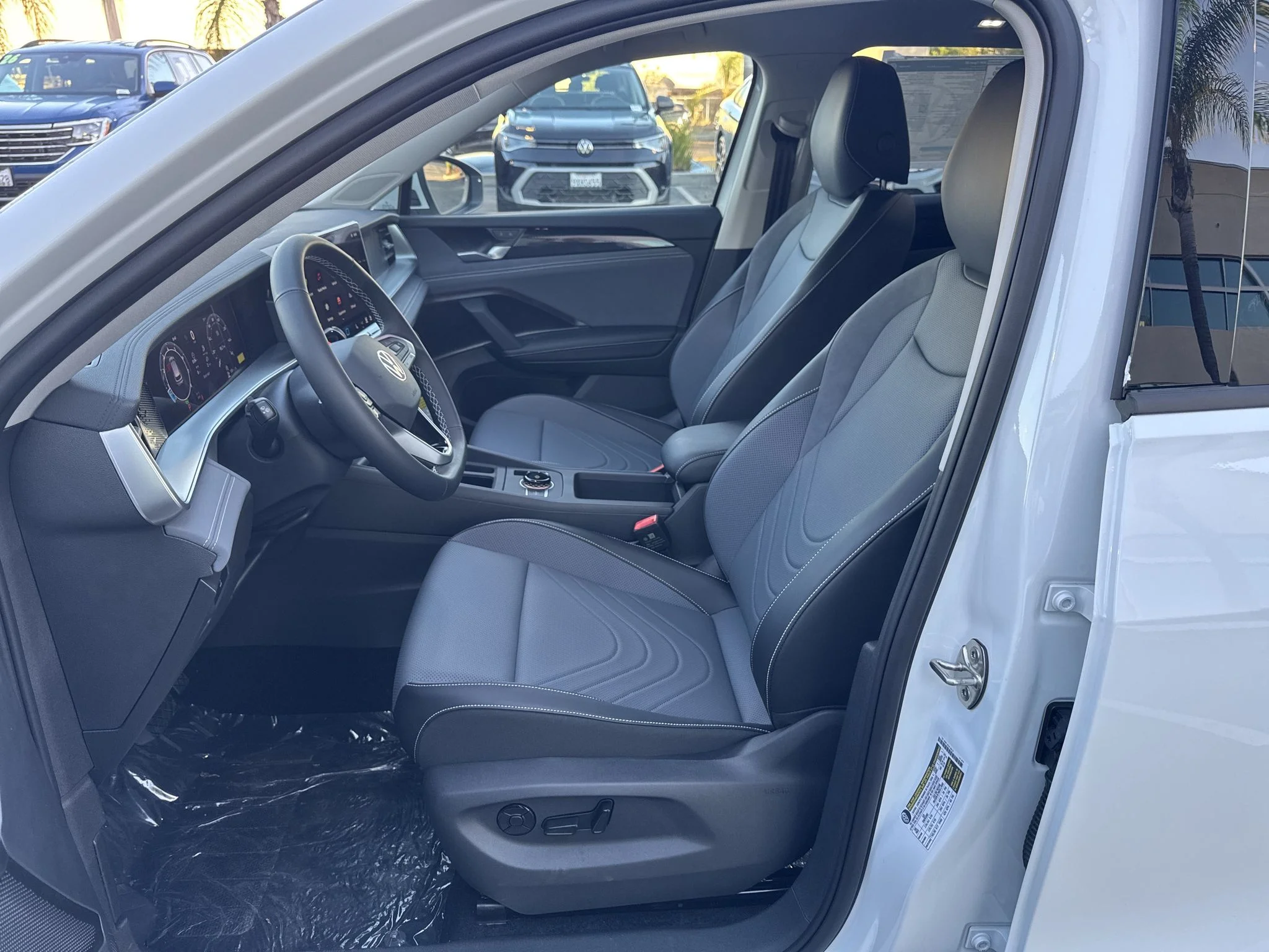 New 2026 Pure White Volkswagen SE image 14