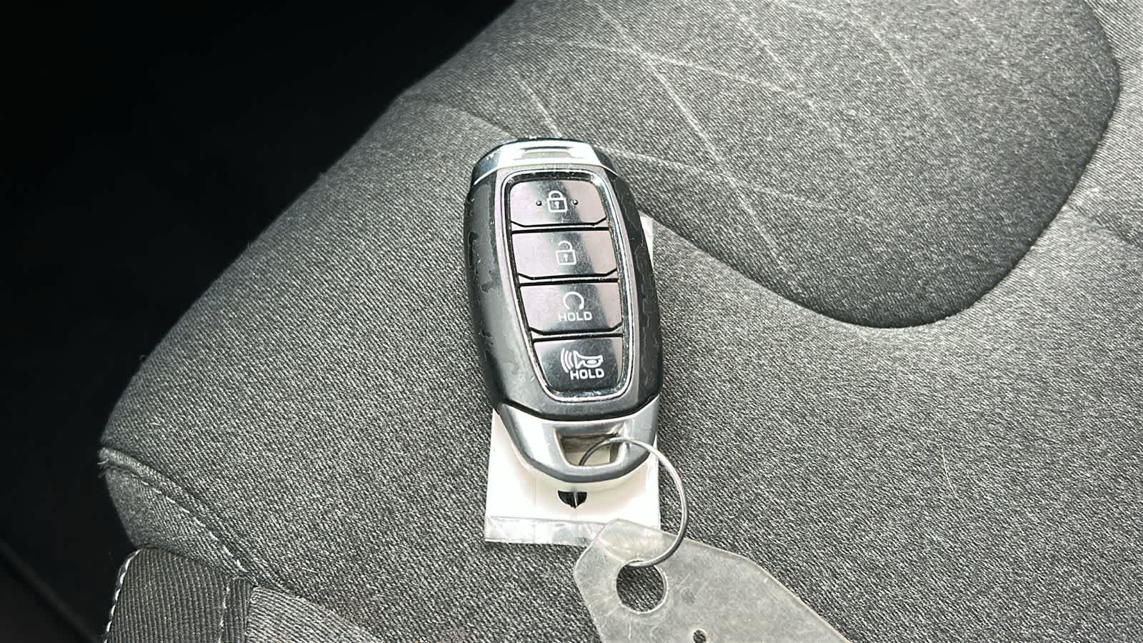 Used 2021 Hyper White Hyundai SEL image 29
