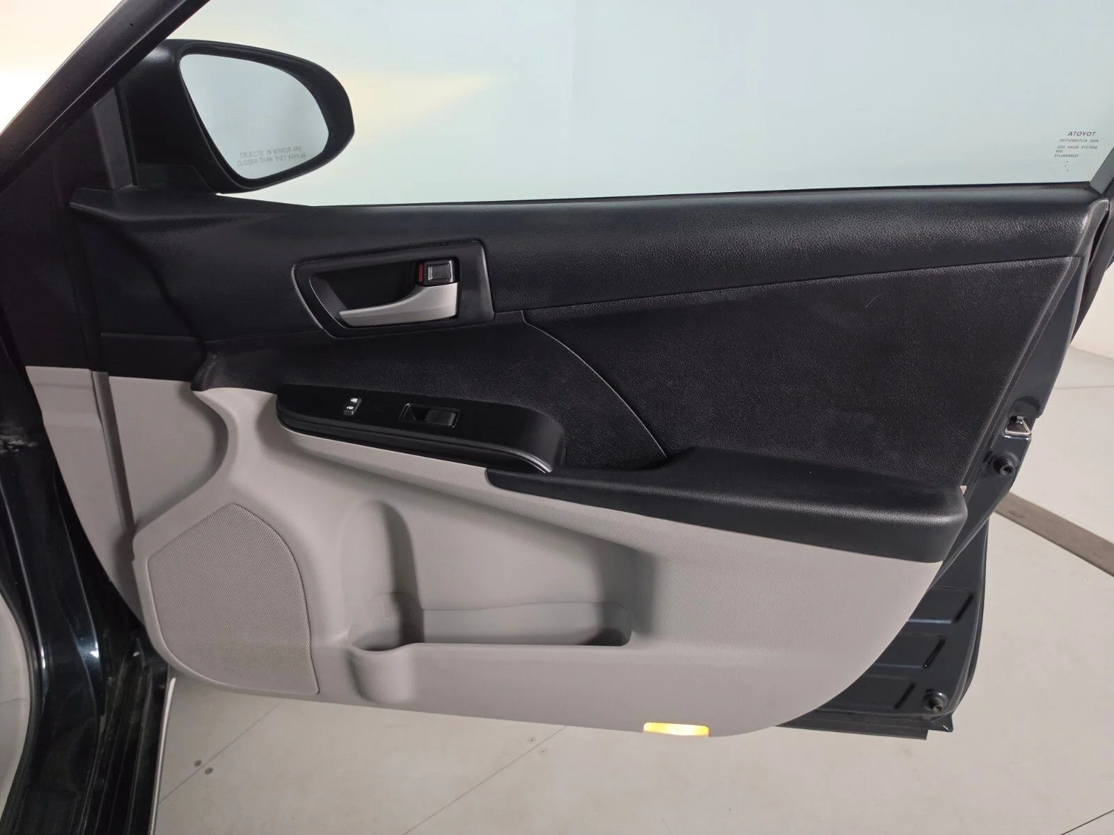 Used 2012 Gray Toyota LE image 19