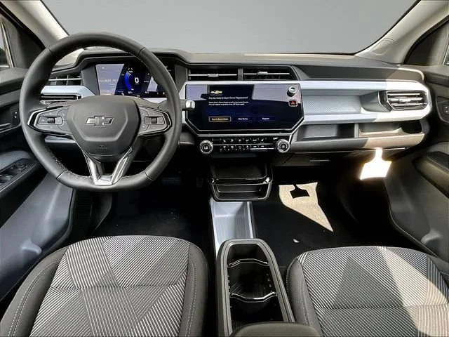 New 2027 Mosaic Black Metallic Chevrolet LT image 5