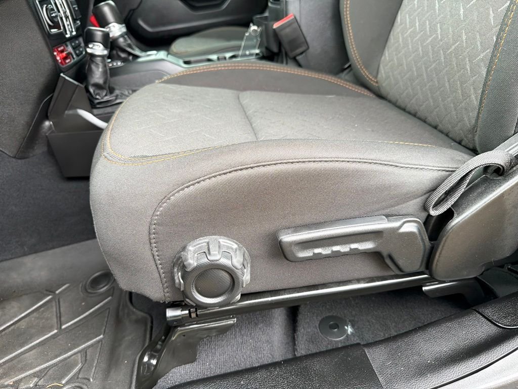 Used 2025 Granite Crystal Metallic Clearcoat Jeep Mojave image 13