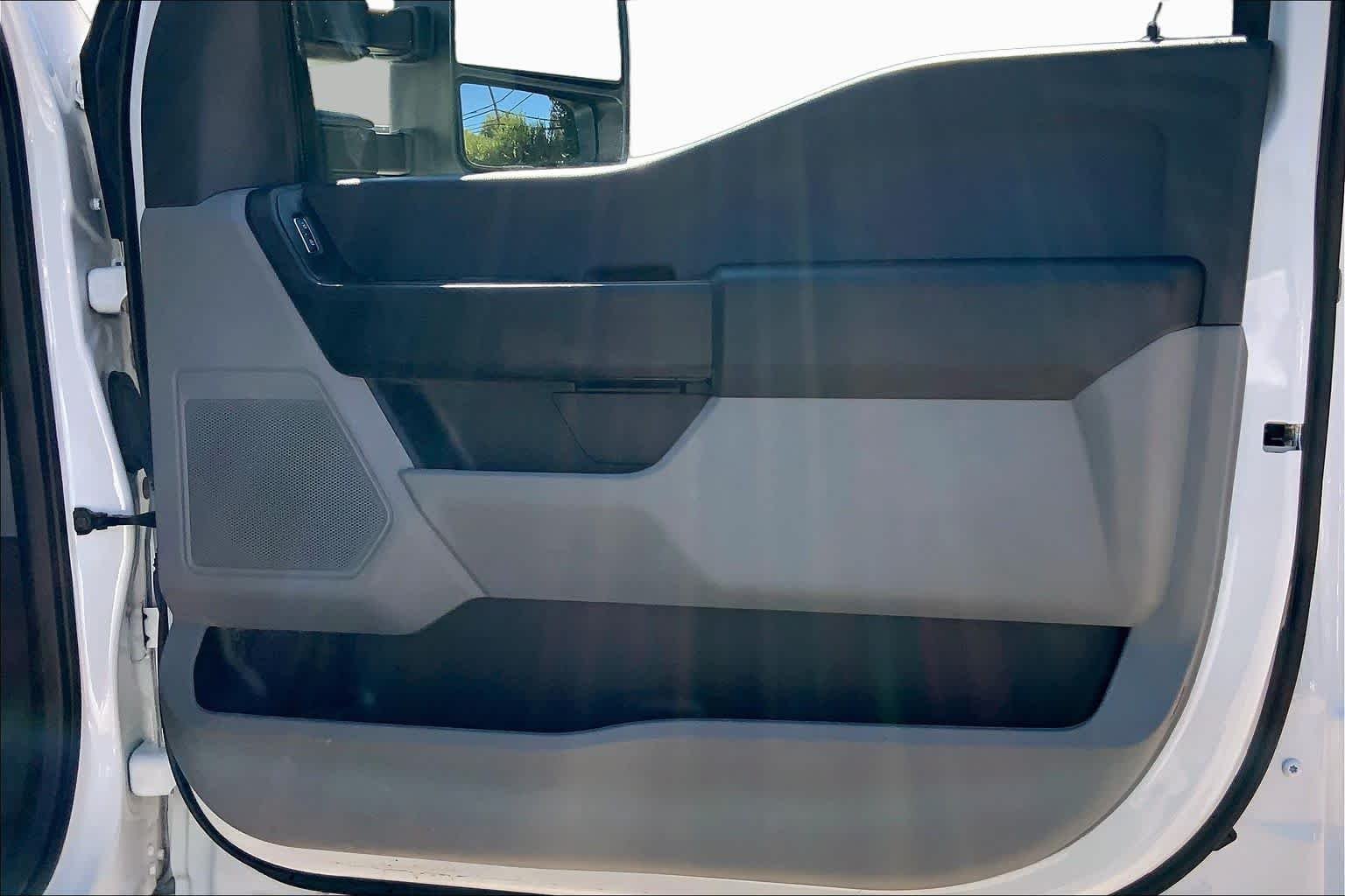 Used 2024 Oxford White Ford XL image 22