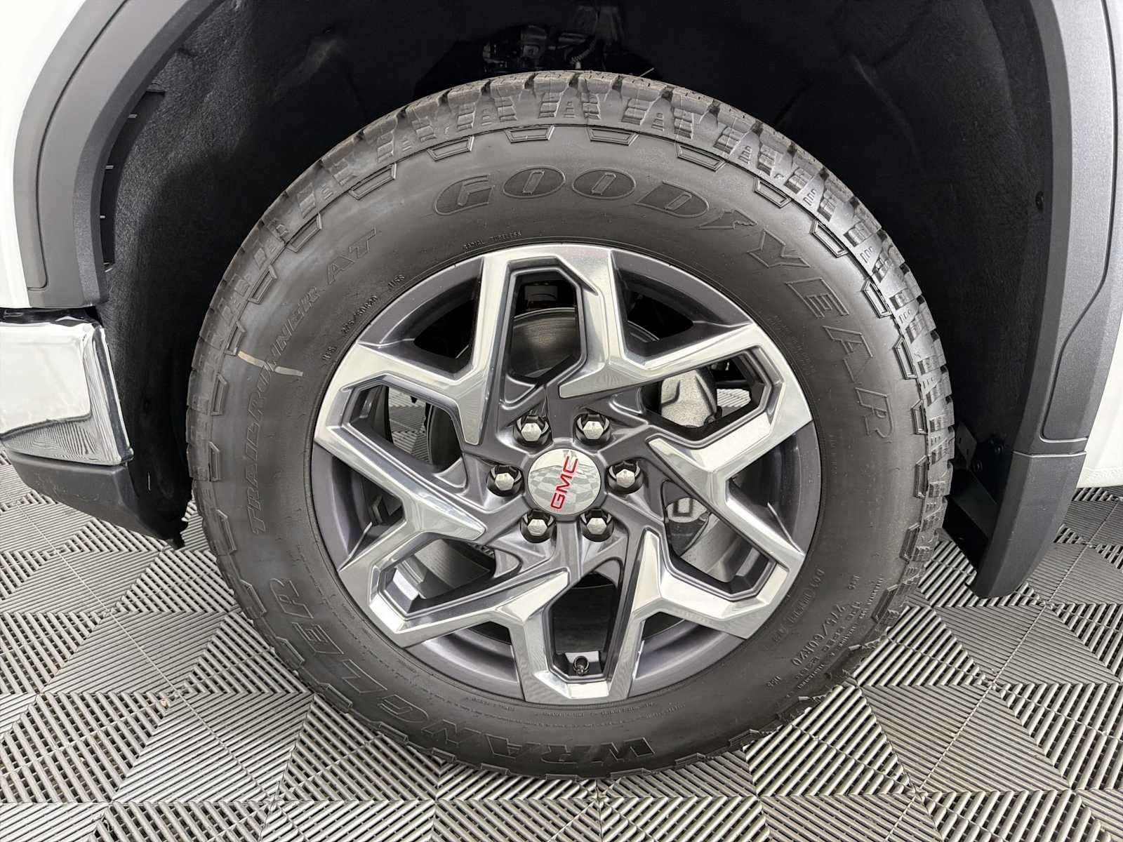 2026 GMC Sierra 1500 SLT - Photo 9