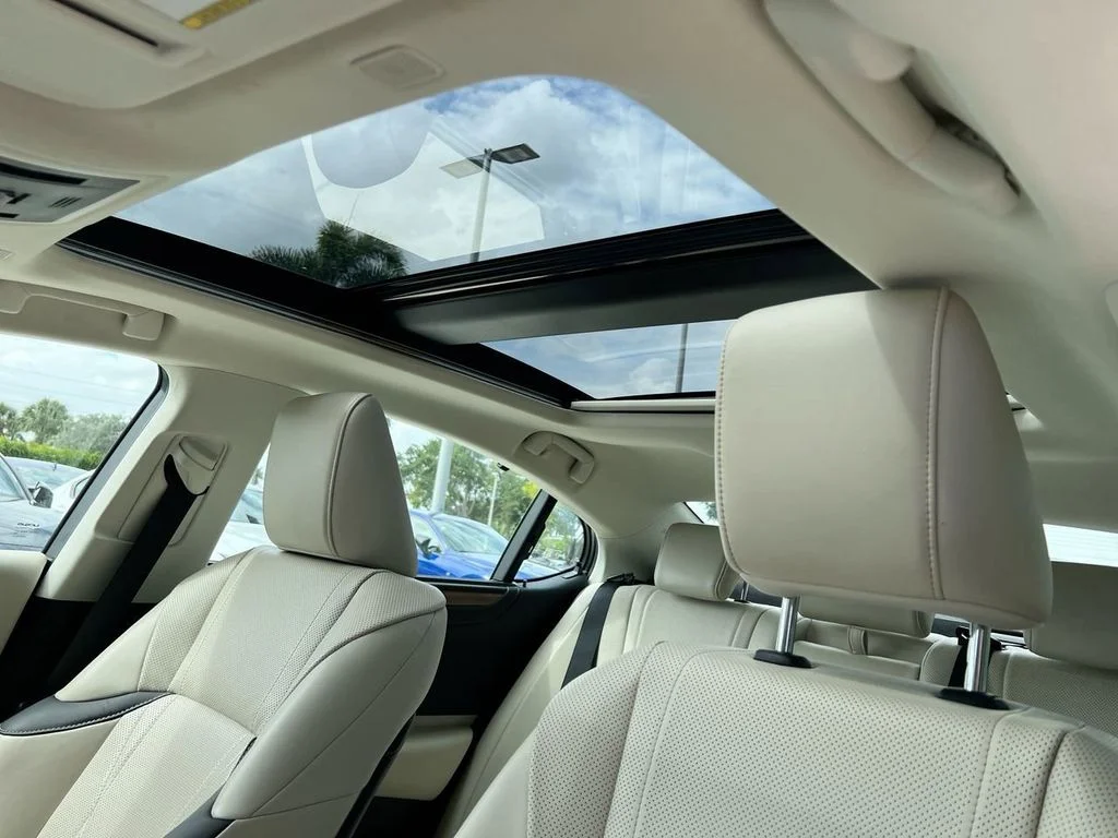Used 2024 White Pearl Lexus 350 Ultra Luxury image 18