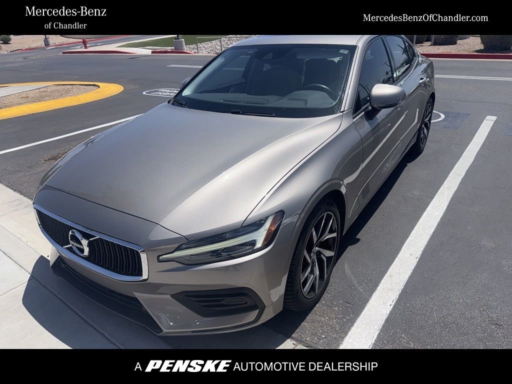 2019 Volvo S60 T5 Momentum's photo