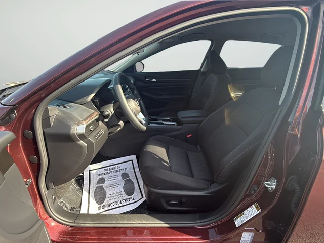 Used 2024 Red Nissan 2.5 SV image 31