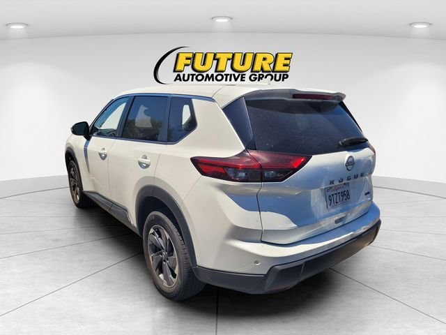 Used 2025 White Nissan SV image 4