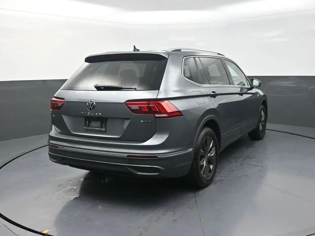 Used 2024  Volkswagen 2.0T SE image 8