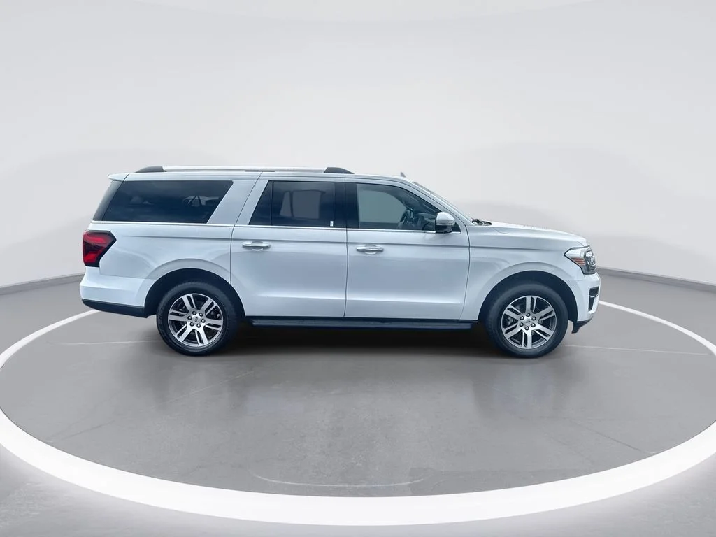 Used 2024 White Ford Limited image 9