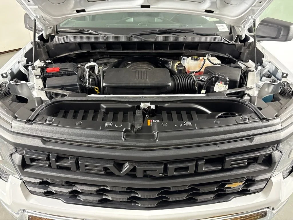 Certified Used 2025 Summit White Chevrolet WT image 37