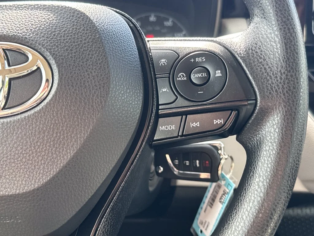 Used 2025  Toyota LE image 20