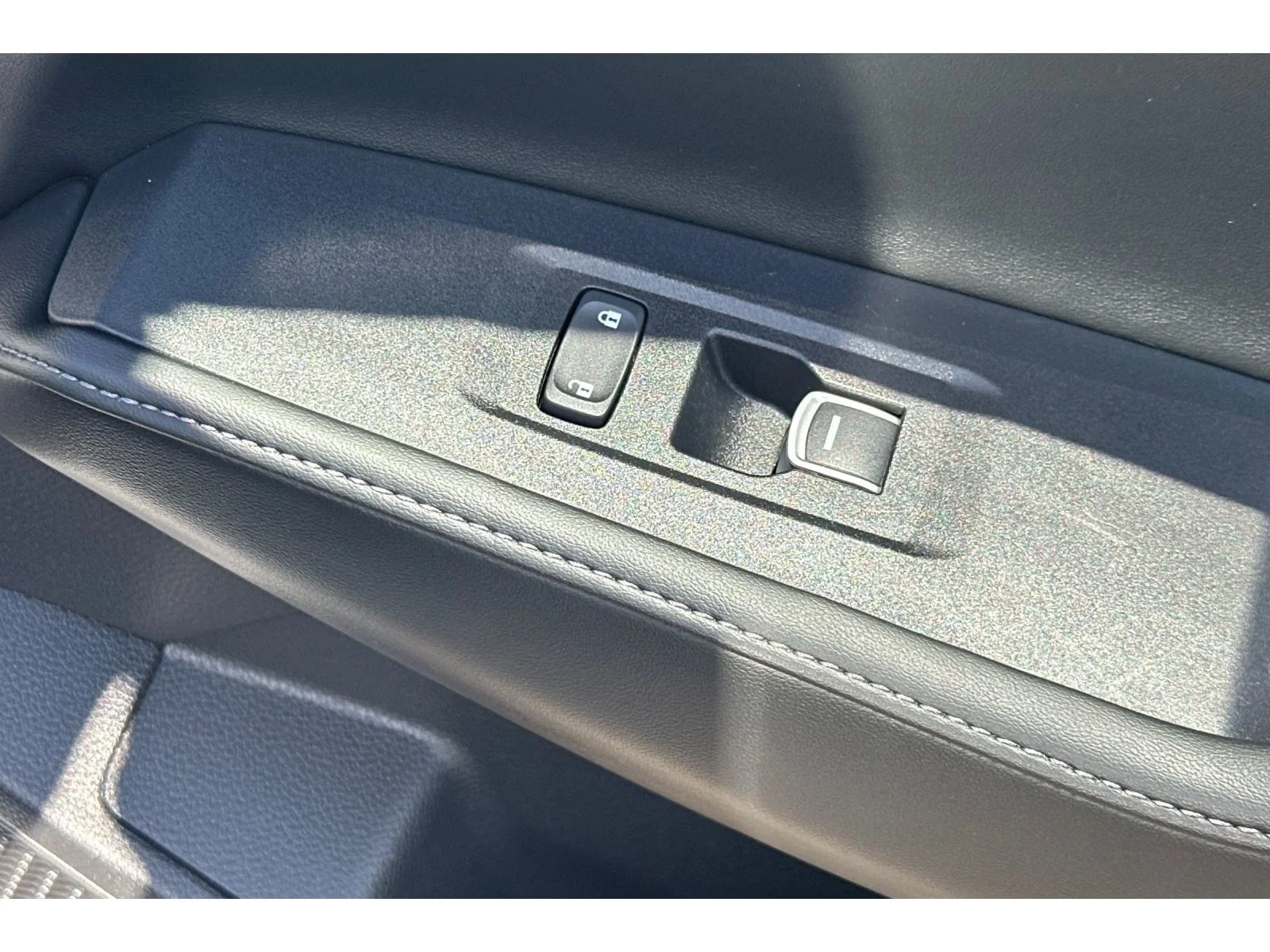 Used 2025 Platinum White Pearl Honda Sport image 21