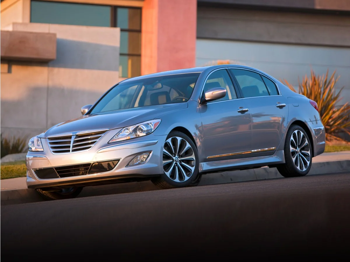 2012 Hyundai Genesis 3.8's photo