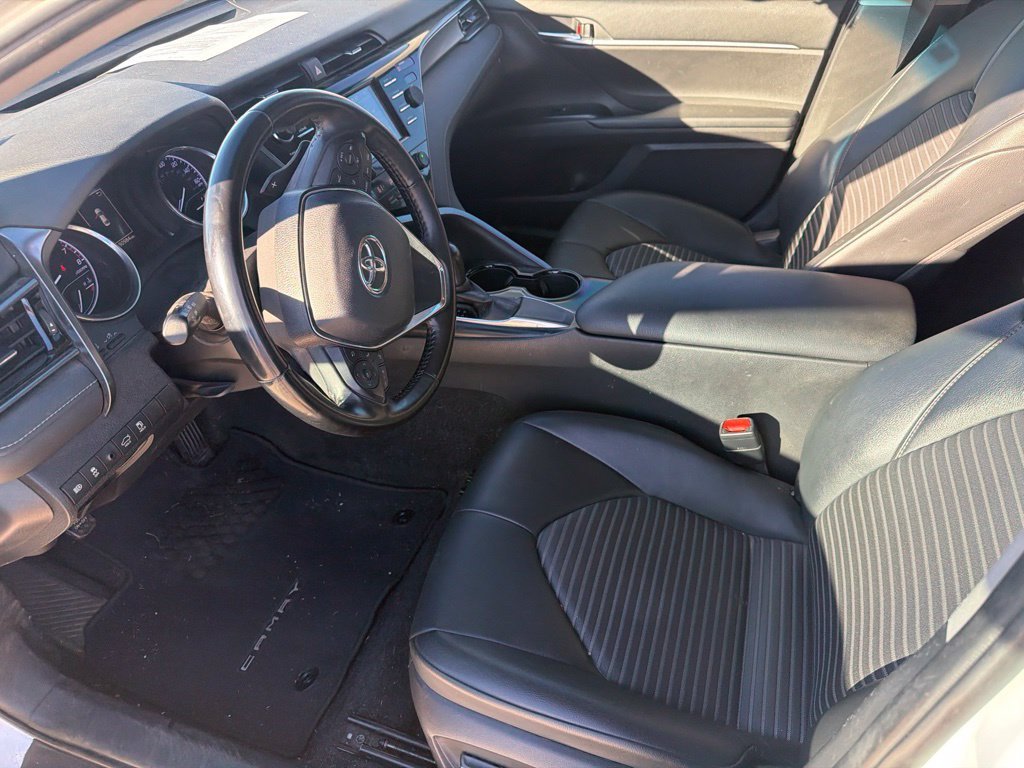 2019 Toyota Camry SE - Photo 6