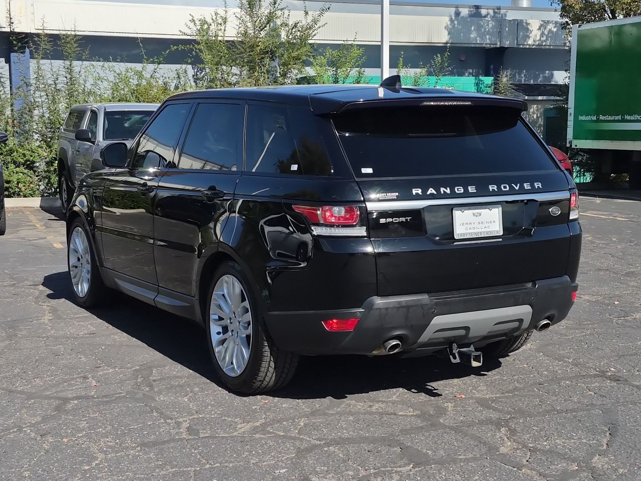Used 2017  Land Rover SE image 3