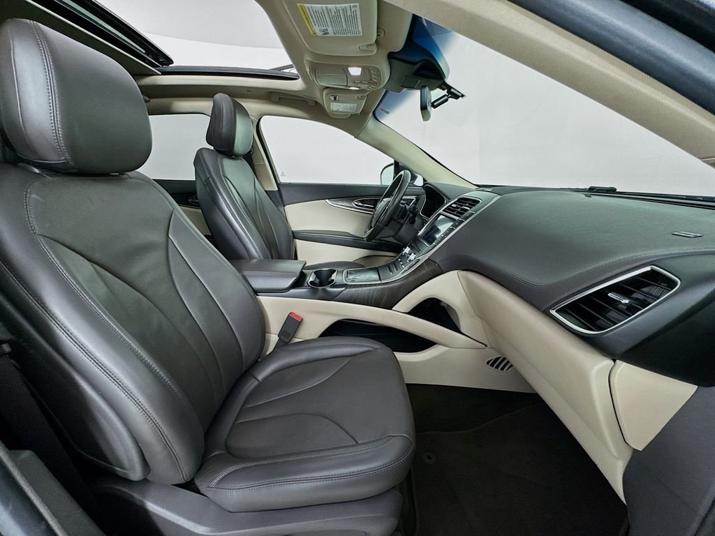 Used 2020 Magnetic Gray Lincoln Reserve image 37