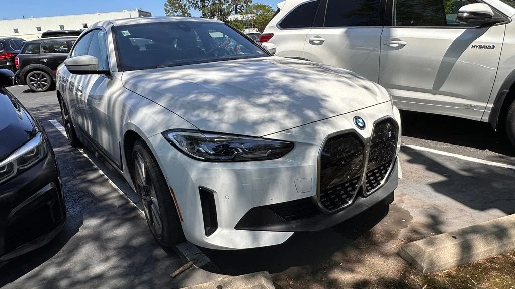 2023 BMW i4 eDrive35's photo