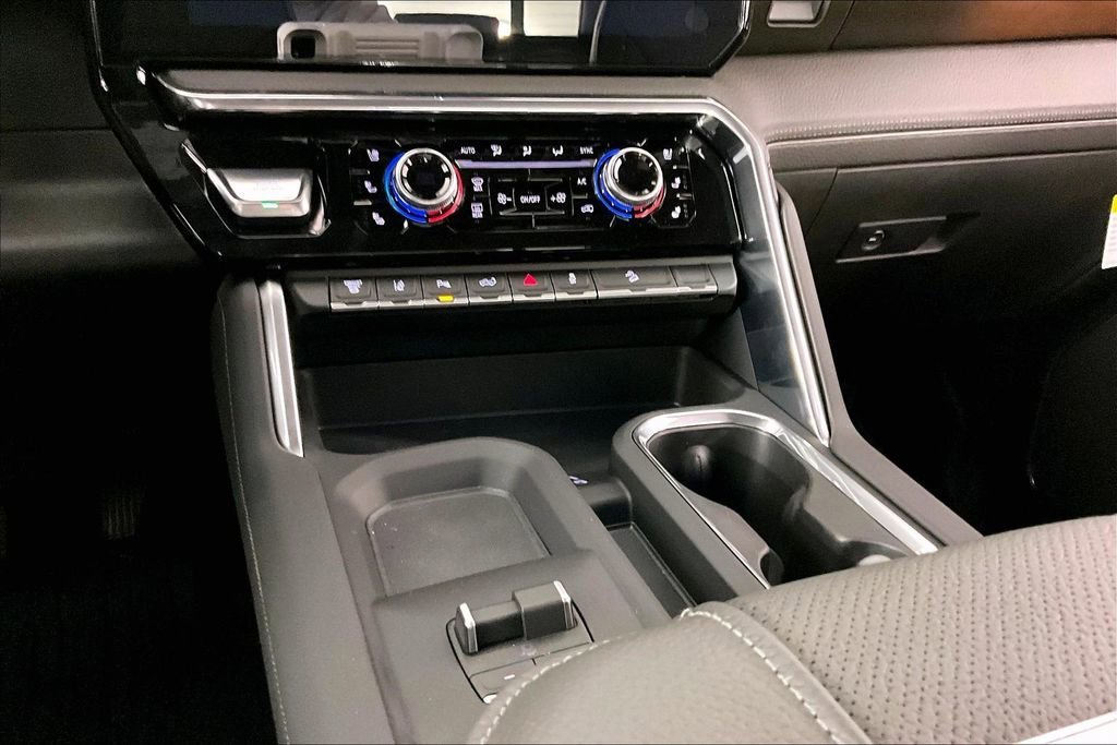 2026 GMC Sierra 3500HD Denali - Photo 7