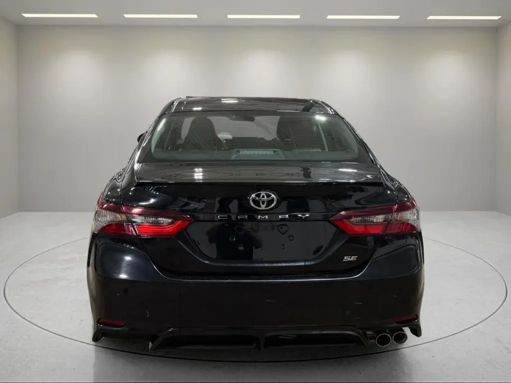 2024 Toyota Camry SE - Photo 6