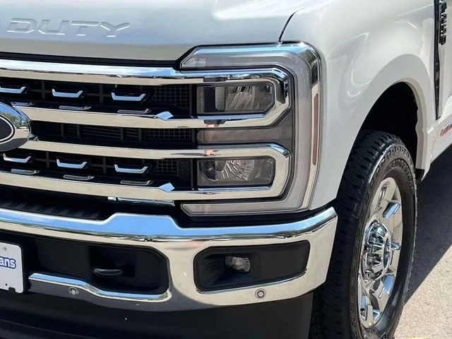 New 2027 Star White Metallic Tri-Coat Ford F-250® Lariat® image 9