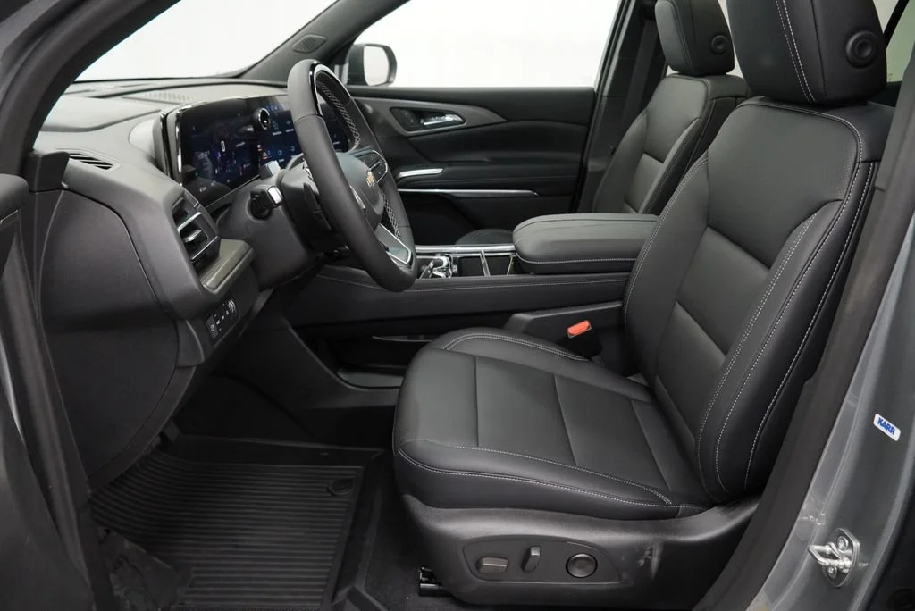 New 2027 Sterling Gray Metallic Chevrolet LT image 7