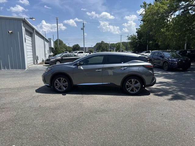 Used 2020 Gray Nissan Platinum image 8