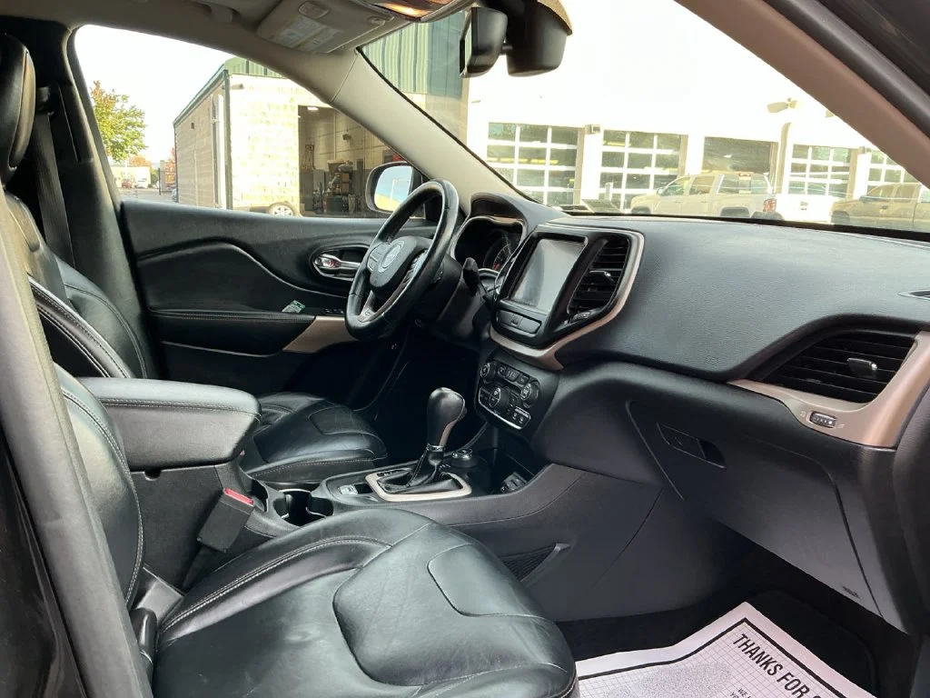 Used 2017 Black Jeep Limited image 26