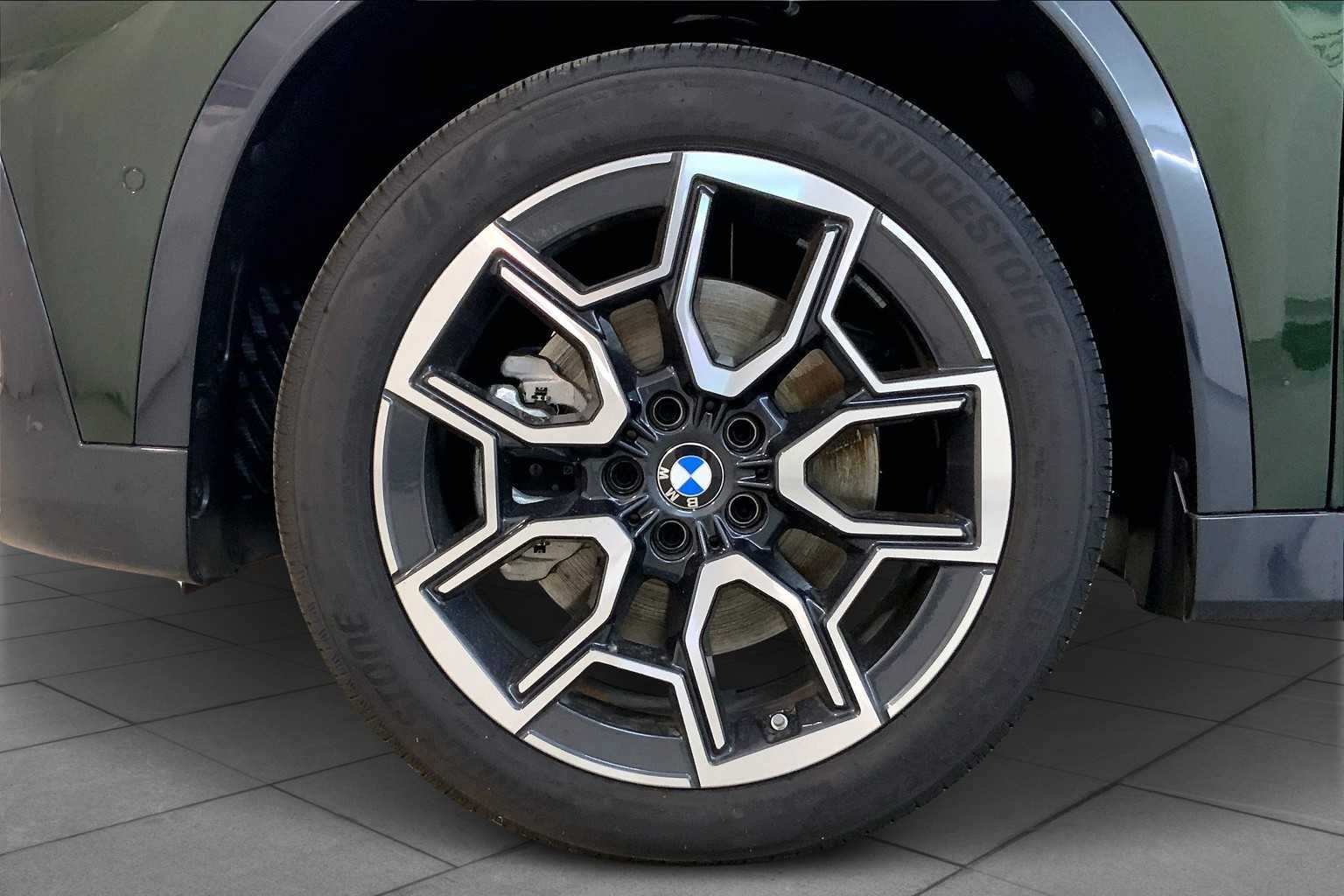 Used 2025 San Remo Green Metallic BMW xDrive28i image 11