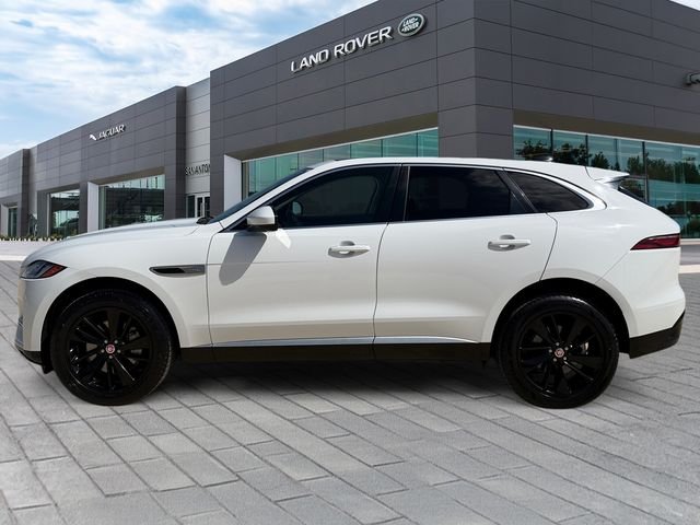 Used 2023  Jaguar P250 S image 2