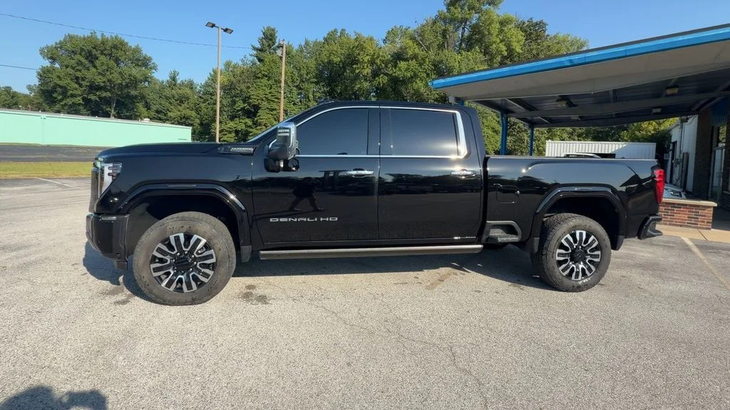 Used 2024 Black GMC Denali Ultimate image 5