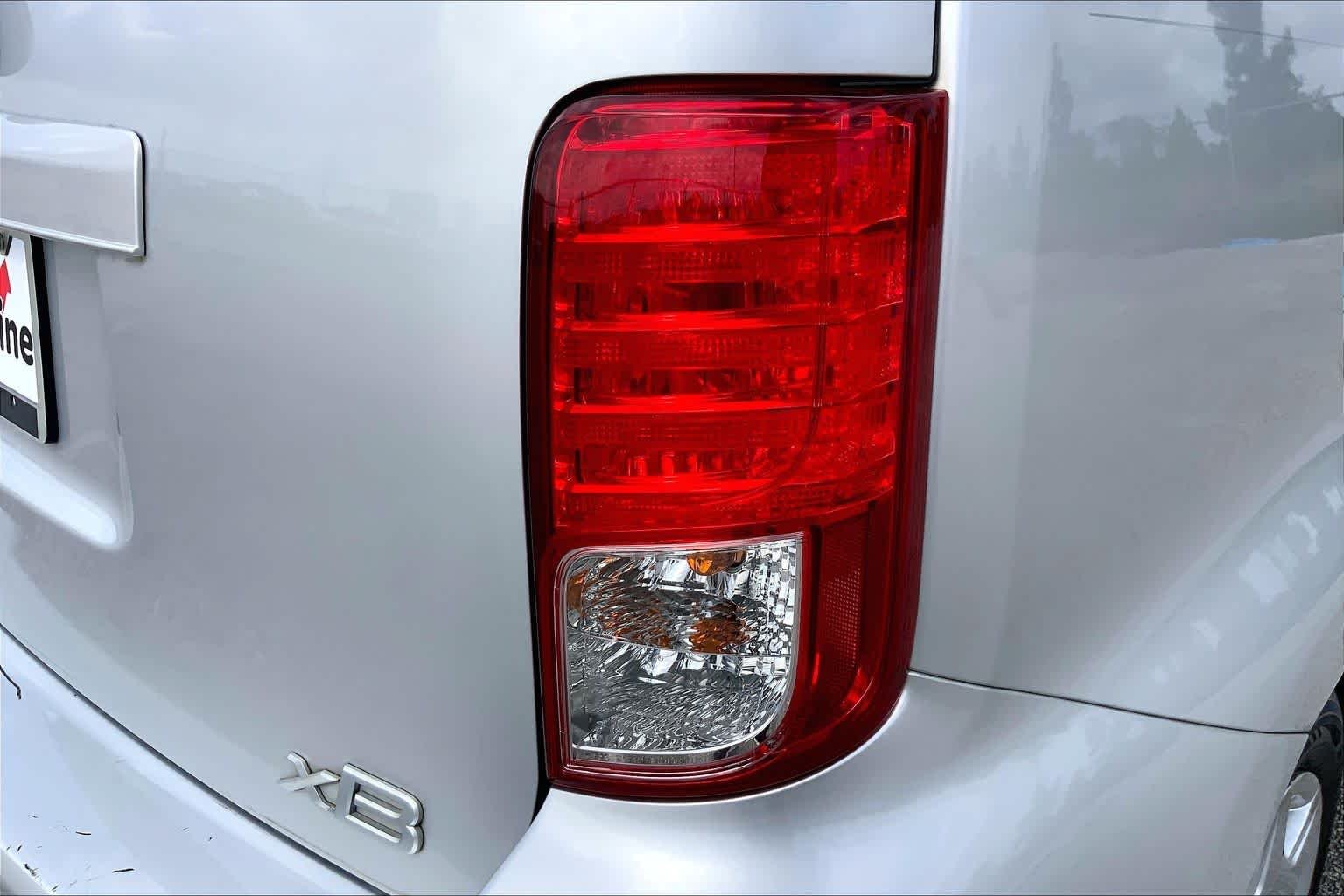 Used 2014 Classic Silver Metallic Scion  image 29
