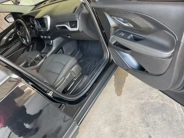 Used 2022 Black GMC SLE image 20