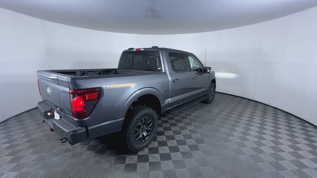New 2026 Carbonized Gray Metallic Ford Tremor image 8