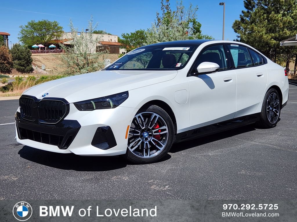 2025 BMW 5 Series 550e xDrive Sedan's photo