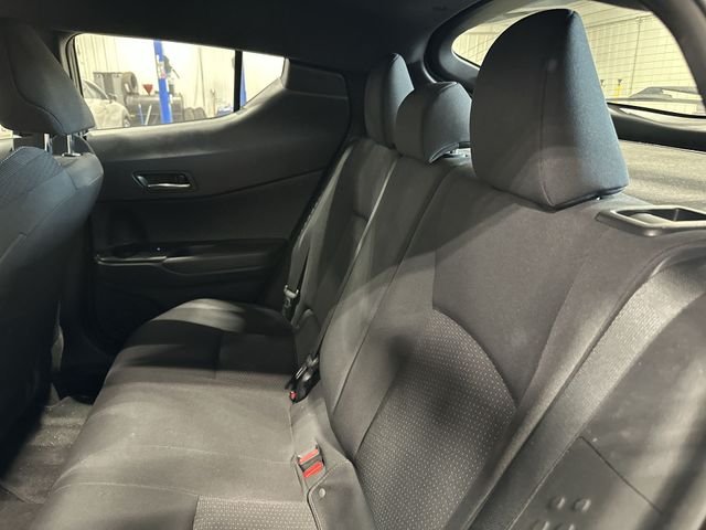 Certified Used 2018 Pearl Toyota XLE image 30
