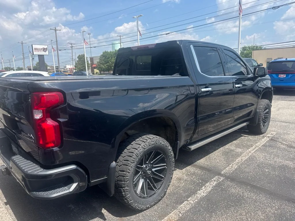 Used 2019 Black Chevrolet High Country image 8