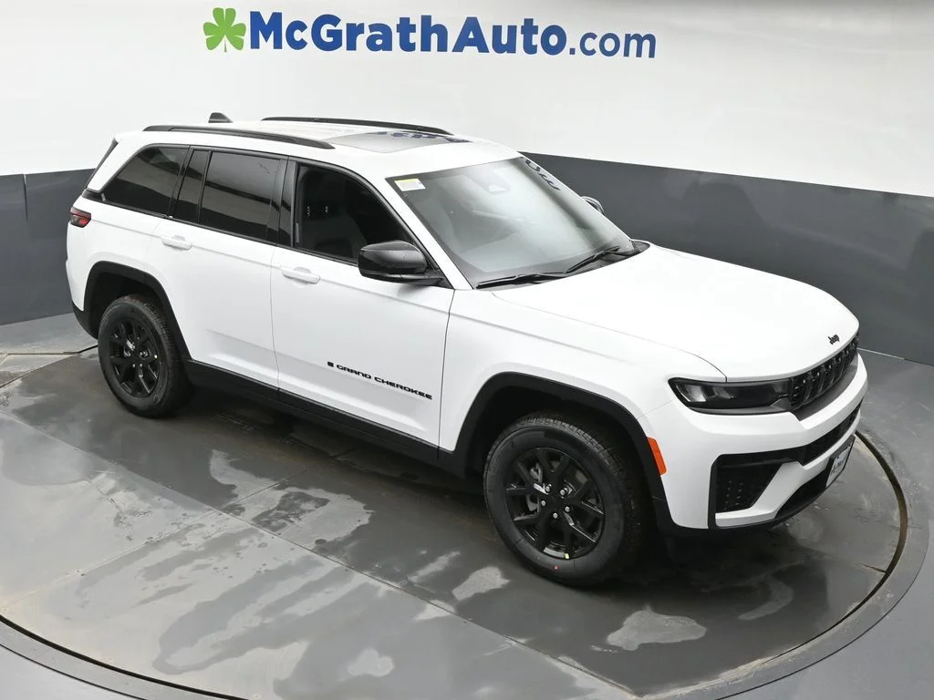 New 2026 White Jeep Altitude image 3