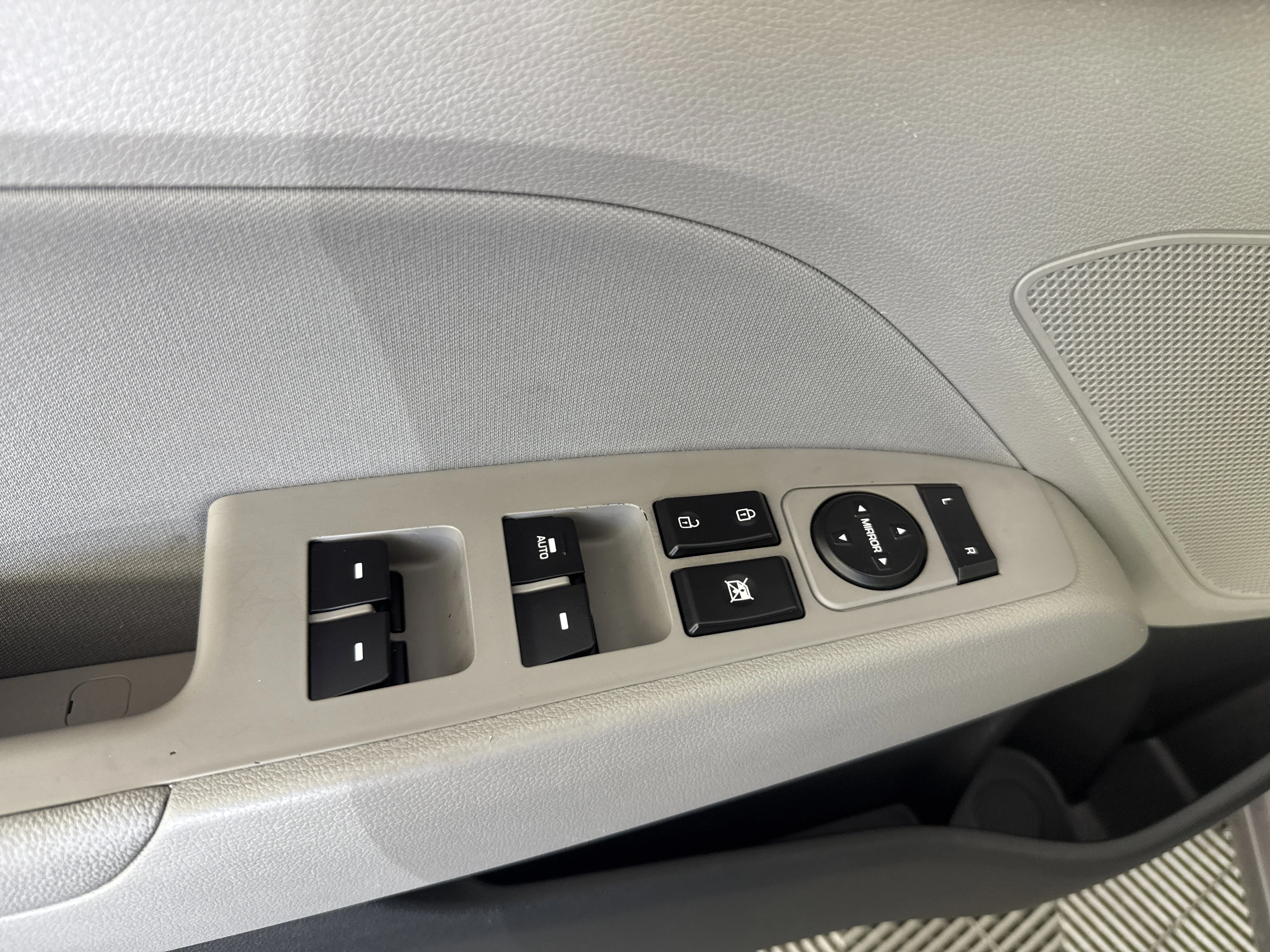 Used 2020 Fluid Metal Hyundai Value Edition image 14