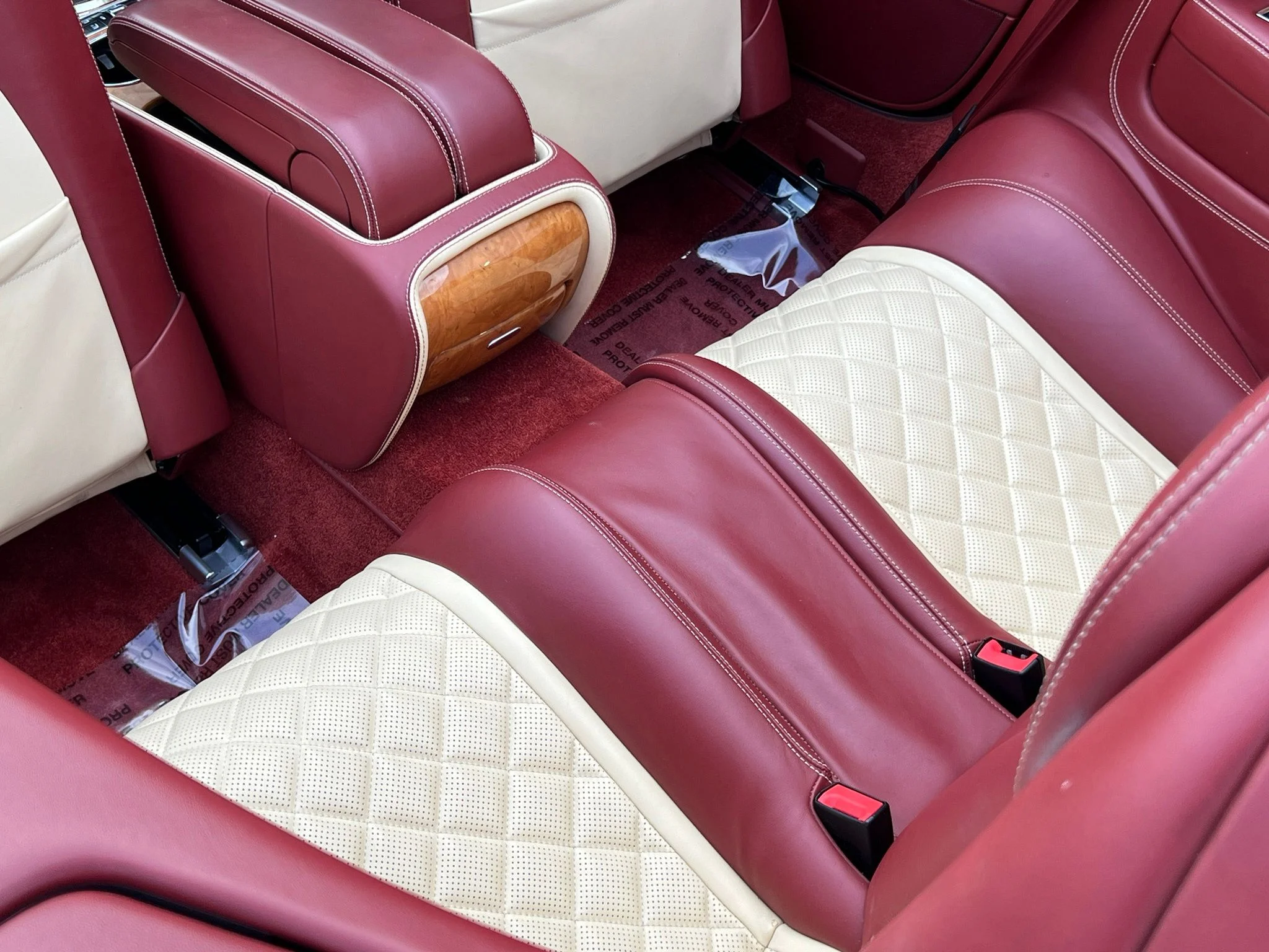 Used 2017 Gold Bentley W12 image 25