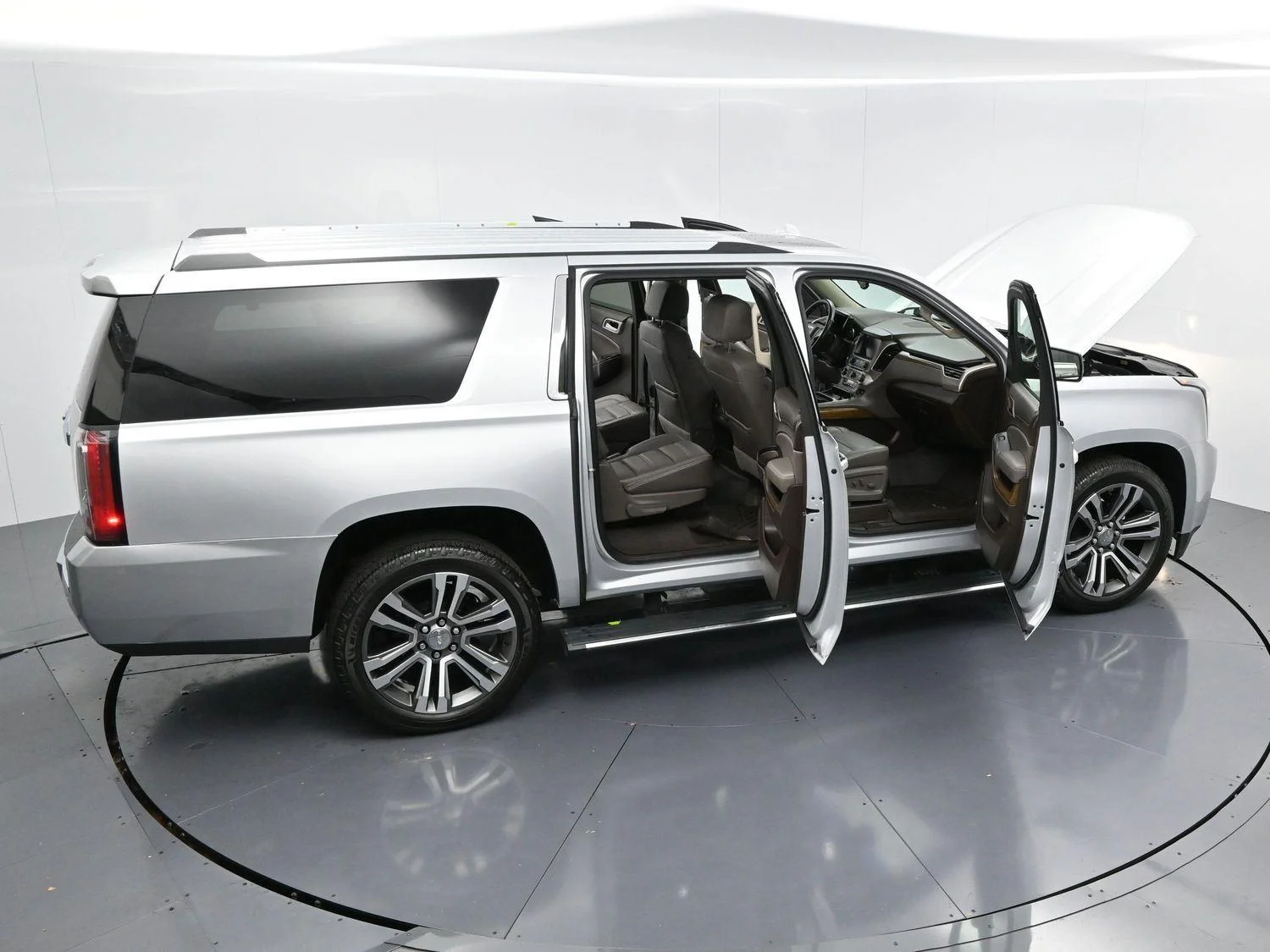 Used 2019 QUICKSILVER METALLIC GMC Denali image 43
