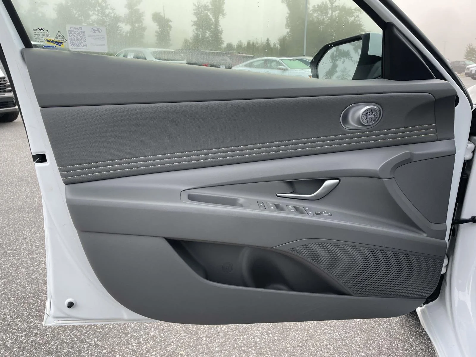 Used 2024 Serenity White Hyundai SEL image 5