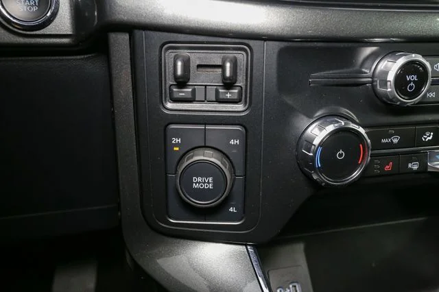 Used 2023 Black Ford XLT image 28