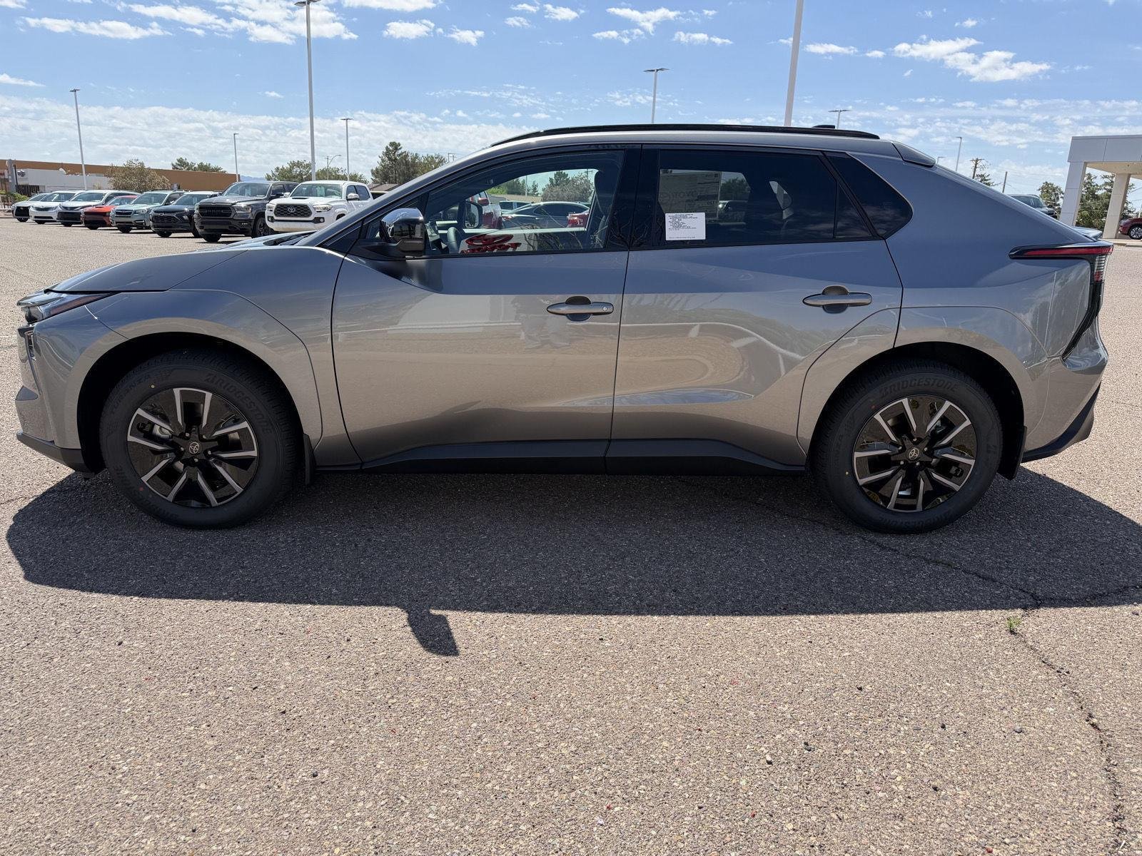 New 2026 Heavy Metal <sup>1</sup> Toyota  XLE image 2